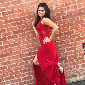 I am selling this beautiful dress